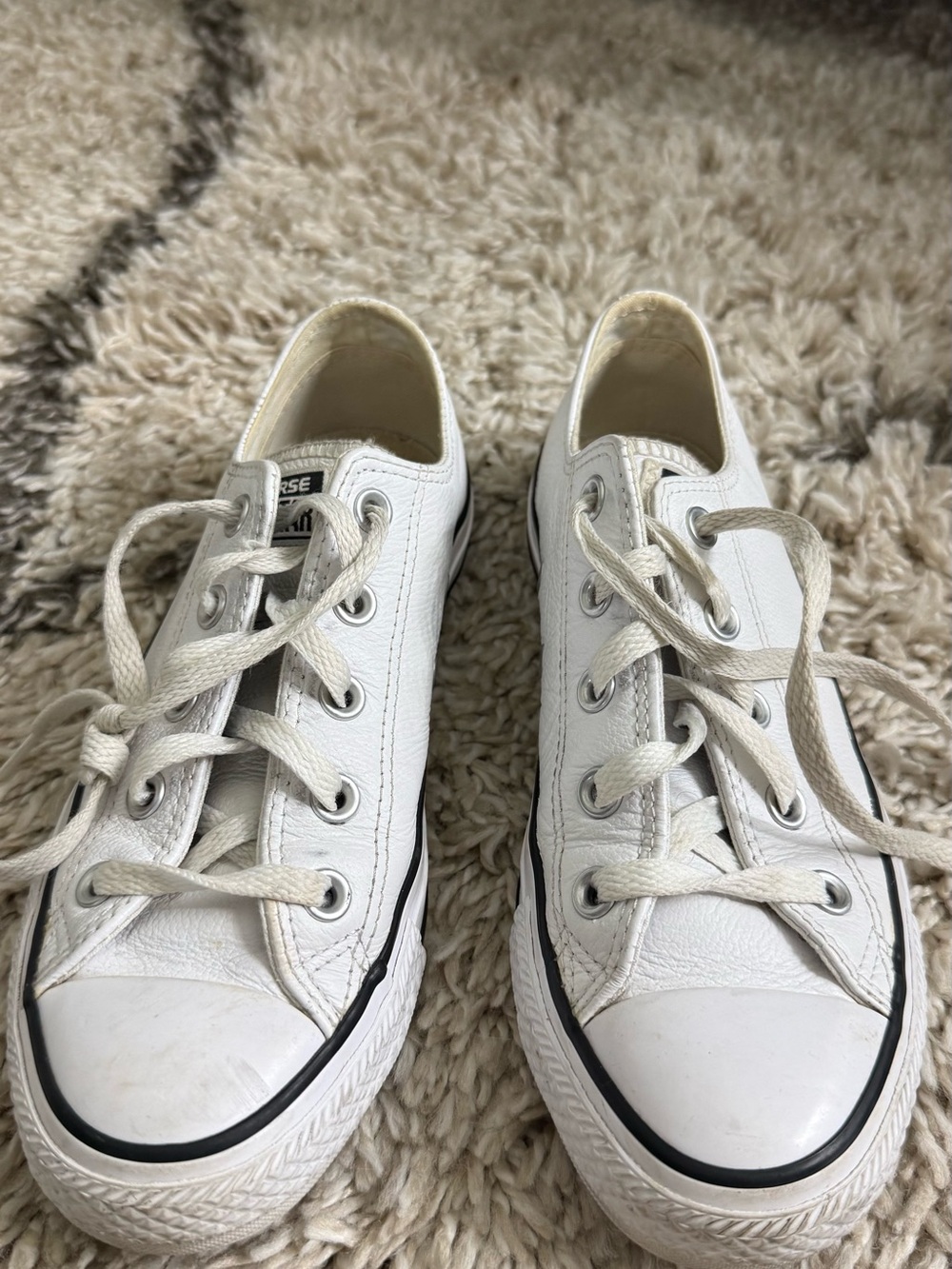 Converse Chuck Taylor All Star White Leather Low Top Sneakers Women’s 6